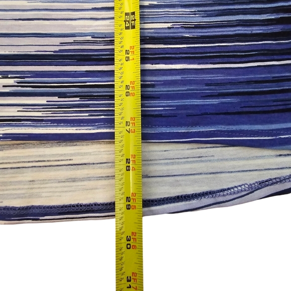 3/$15 Lularoe Blue V-Neck Shirt Christy T Size Small - Picture 6 of 7